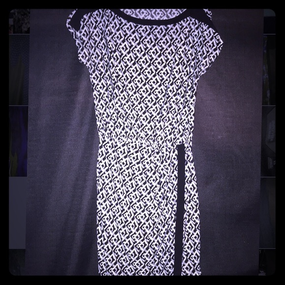 Beautiful Midi Chaps Brand B&W Diamond Dress - Picture 2 of 4